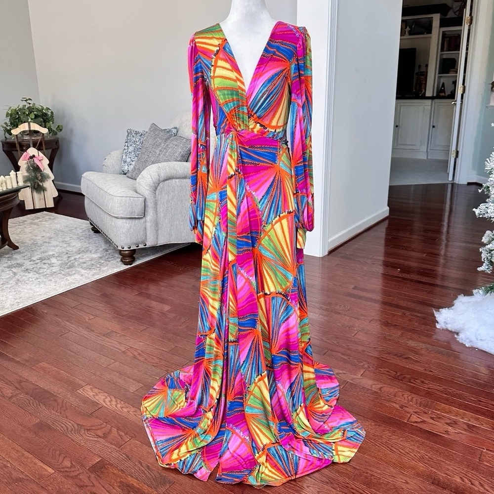 Va Va Voom Vibrant Long Flowey Sleeve Maxi Plunge Fun Sexy Dress Size Small
